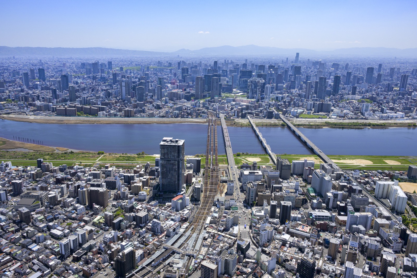 ジオタワー大阪十三の建築写真 2